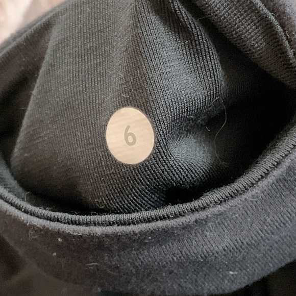 Lululemon black leggings - Picture 2 of 3